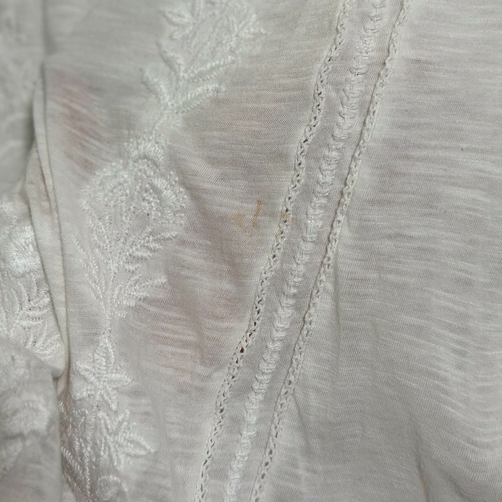 Lucky Brand White Embroidered Boho Split Neck Flutter Sleeve Loose Fit Top Small - Picture 5 of 6